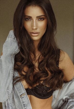 Hayley Parr