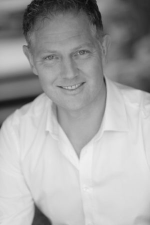 Simon Blundell